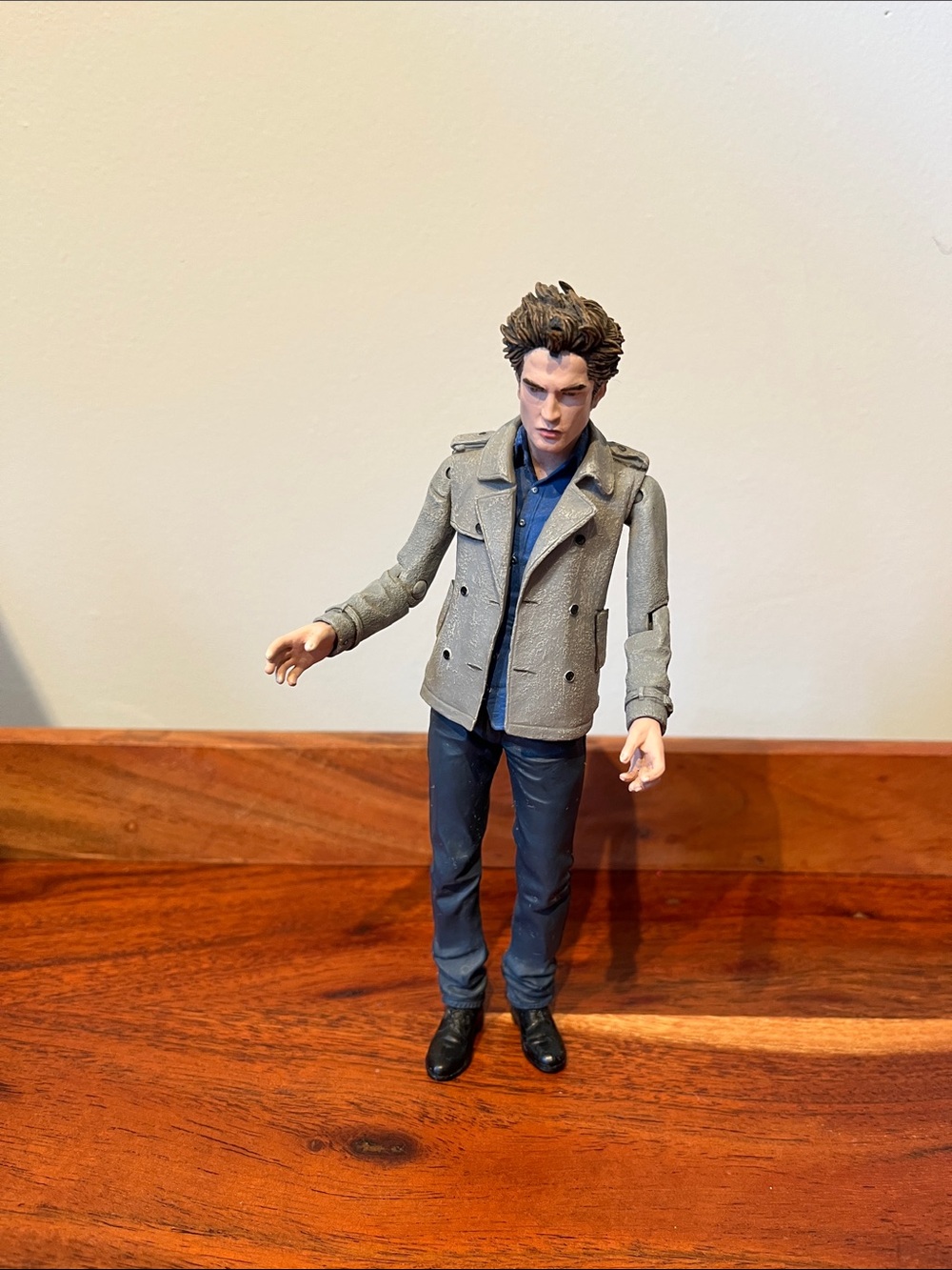 EDWARD CULLEN FIGURINE FROM TWILIGHT